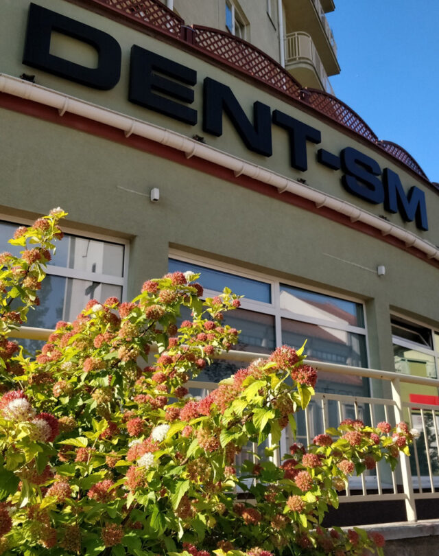 https://www.dentsm.pl/wp-content/uploads/2026/06/Kontakt_2x-640x810.jpg