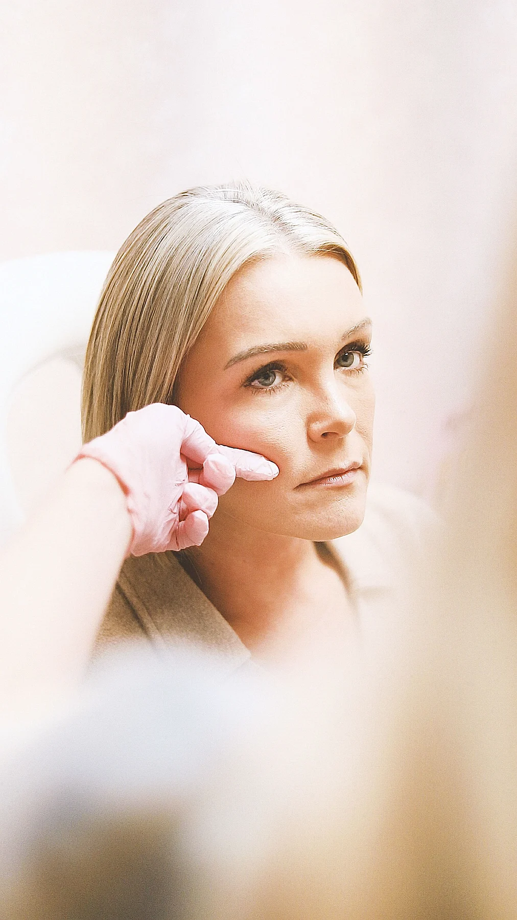 https://www.dentsm.pl/wp-content/uploads/2026/07/postepowanie-po-zabiegu-implantacyjnym_1012x1800-sm.webp